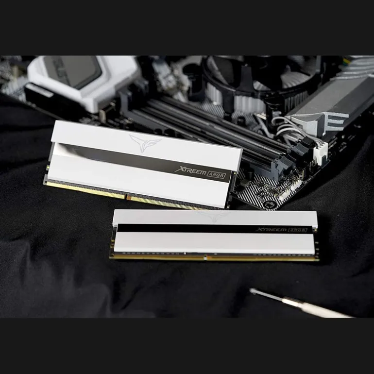 Memoria DDR4 Team Group T-Force Xtreem ARGB White 16GB 2x8GB 3200MHz CL16
